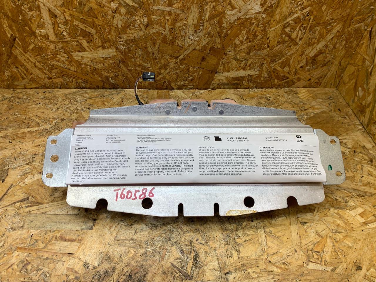 подушка безопасности пассажира BMW X5 E70 2009, 3.5 л., дизель, АКПП, внедорожник 5 дв., полный привод, правый руль, 2406447, 2406476, 72127943538, 72129141530, 9141530 - фото №1