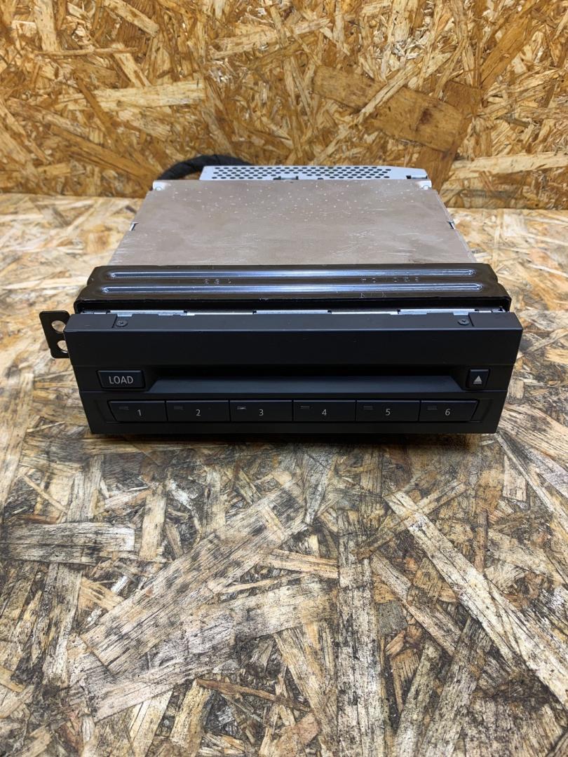 CD-чейнджер BMW X5 E70 2007, 3.0 л., дизель, АКПП, серебристый, внедорожник 5 дв., правый руль, 65129230680, 9230680, 65129209758, 9209758, 65129242666, 9242666, 65129205269, 9205269, 65129167081, 9167081, 65129119704, 9119704, 65129151148, 9151148, 65129133085, 9133085 - фото №1