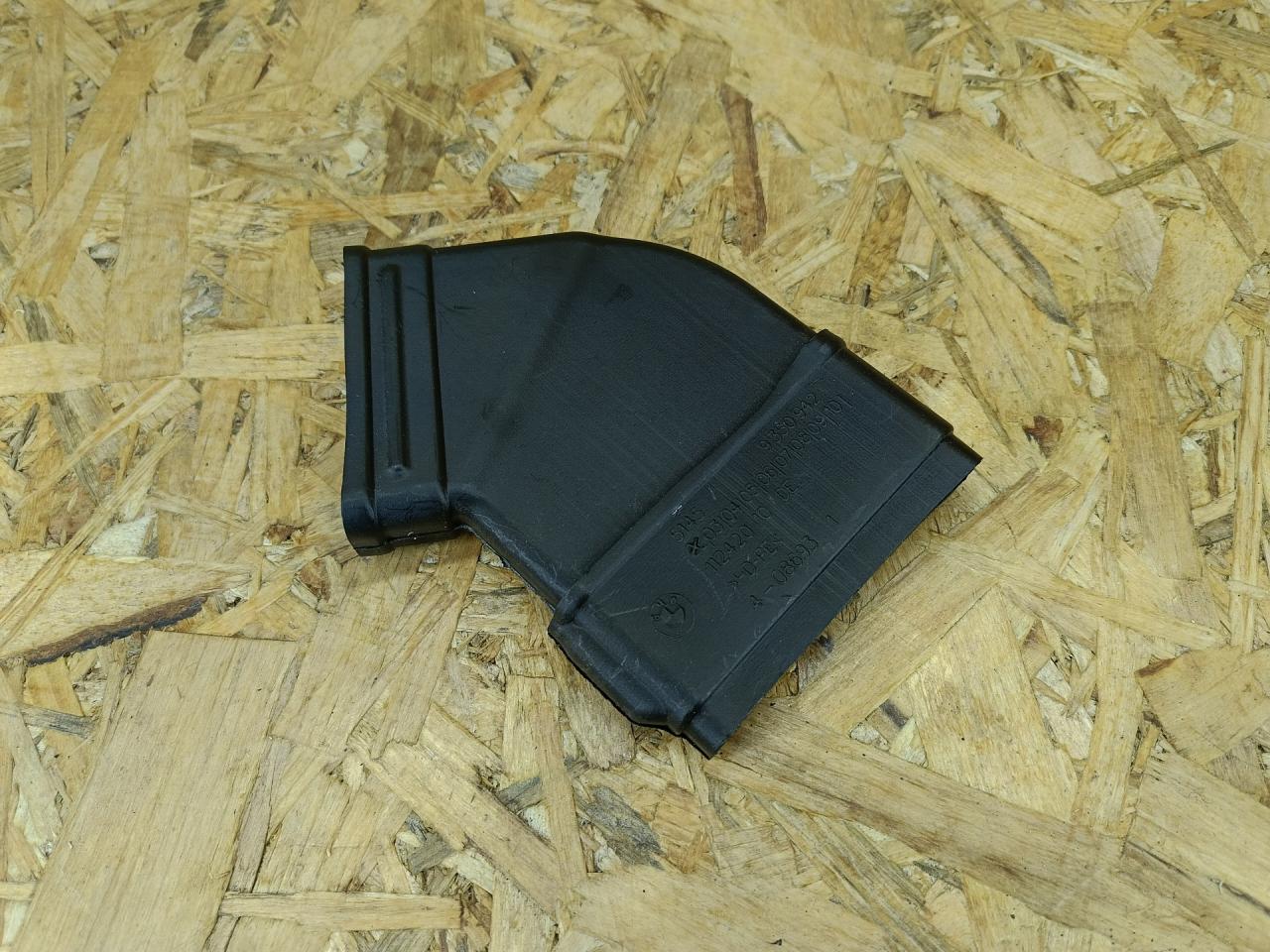 воздуховод печки BMW 1 серия F40 2024, бензин, МКПП, черный, хетчбэк 5 дв., передний привод, 9350942, 64229350942 - фото №1