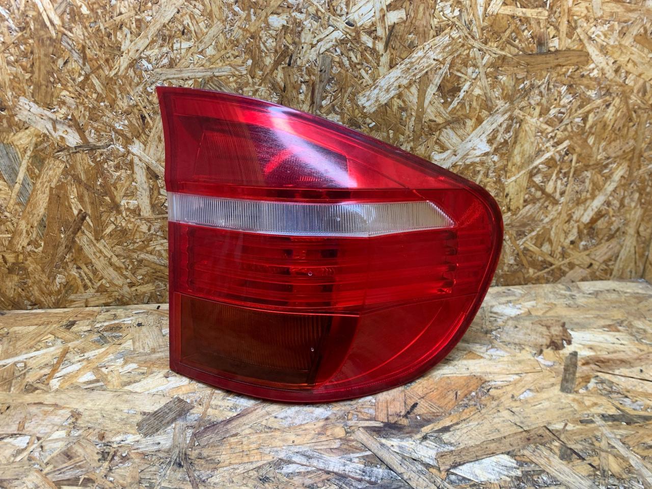 фонарь задний правый BMW X5 E70 2007, 3.0 л., D, M57 D30 (306D3), дизель, АКПП, черный, внедорожник 5 дв., полный привод, правый руль, 7200818 - фото №1