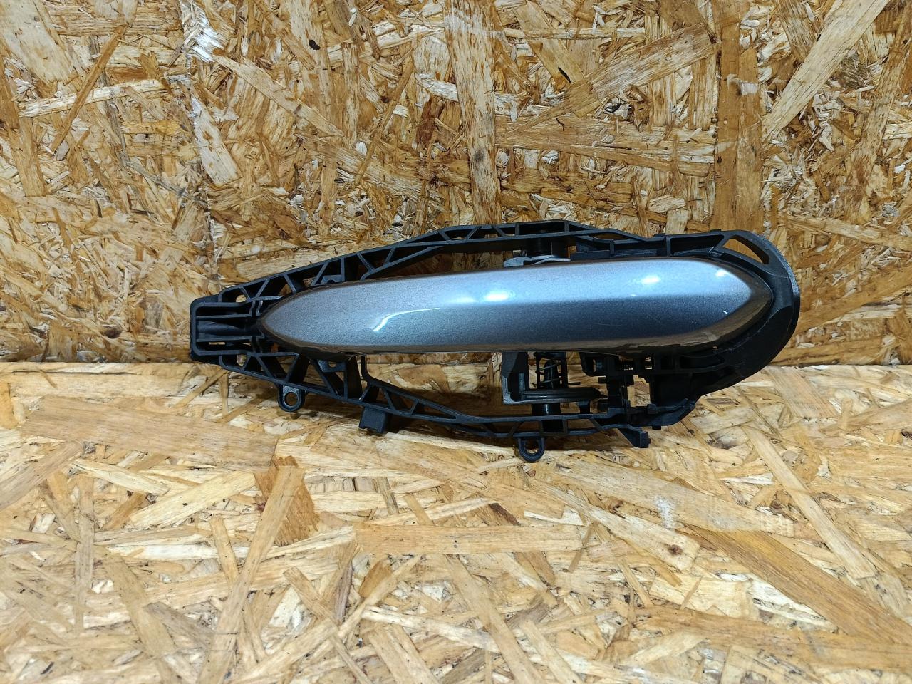 ручка наружная задняя левая BMW 5 серия G30/G31 G30 2018, 3.0 л., дизель, АКПП, серый, седан, полный привод, правый руль, 7401205, 51219491469, 9491469 - фото №1