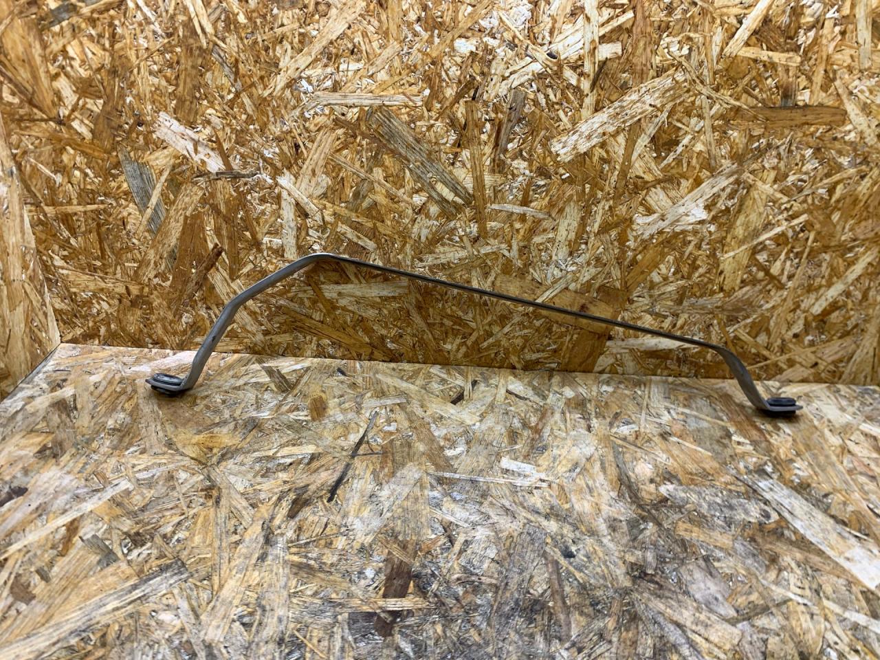 крепление бака топливного BMW 5 серия F07/F10/F11 F11 2012, 2.5 л., дизель, АКПП, универсал, полный привод, 7053972, 16117053972 - фото №1