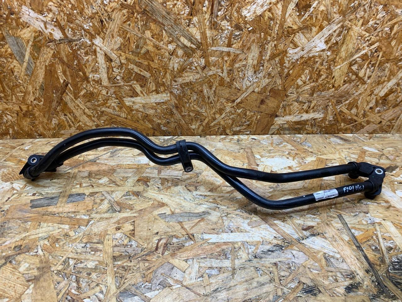масляная трубка BMW 5 серия F07/F10/F11 F10 2012, 2.0 л., N47 D20 C, дизель, МКПП, седан, задний привод, правый руль, 8511456, 17228511456, 17228519143, 8519143 - фото №1
