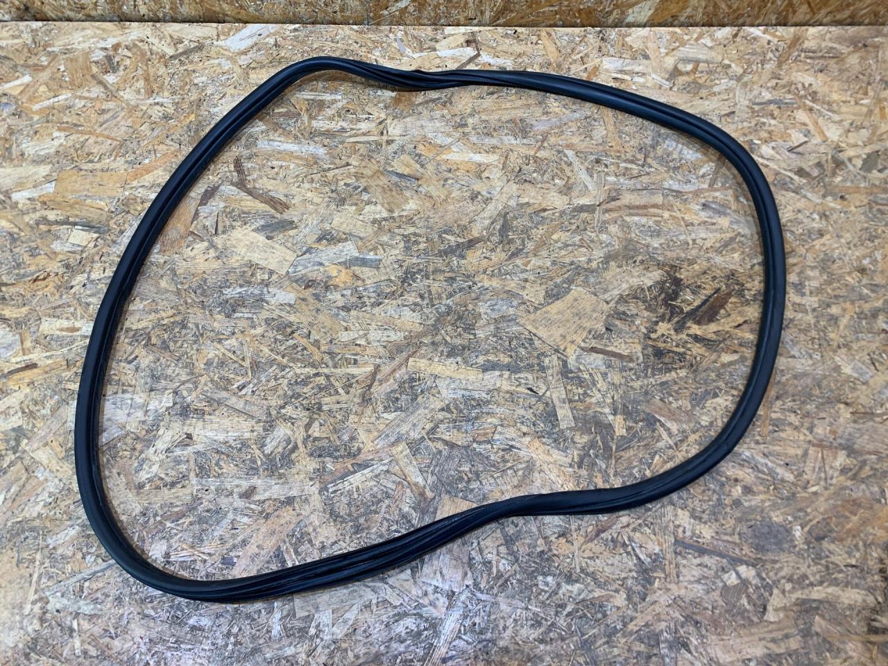 уплотнитель двери BMW 3 серия F30/F31/F34 F30 2013, 3.0 л., дизель, АКПП, черный, седан, задний привод, правый руль, 7305837, 51337258329, 7258329 - фото №1