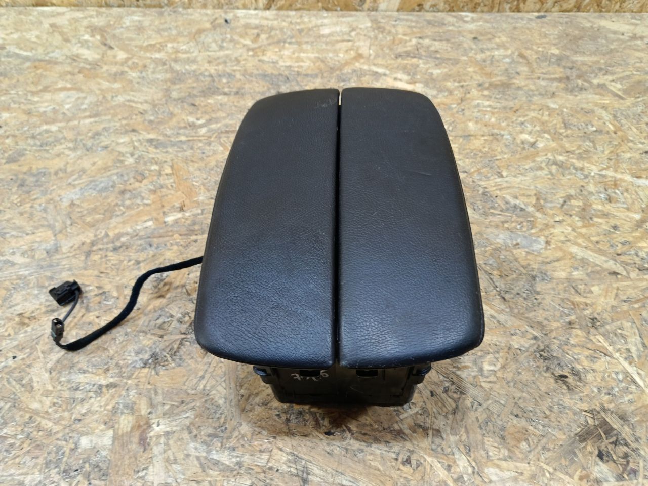 подлокотник BMW X5 E70 2008, 3.0 л., дизель, АКПП, внедорожник 5 дв., правый руль, 6969544, 9115081 - фото №1