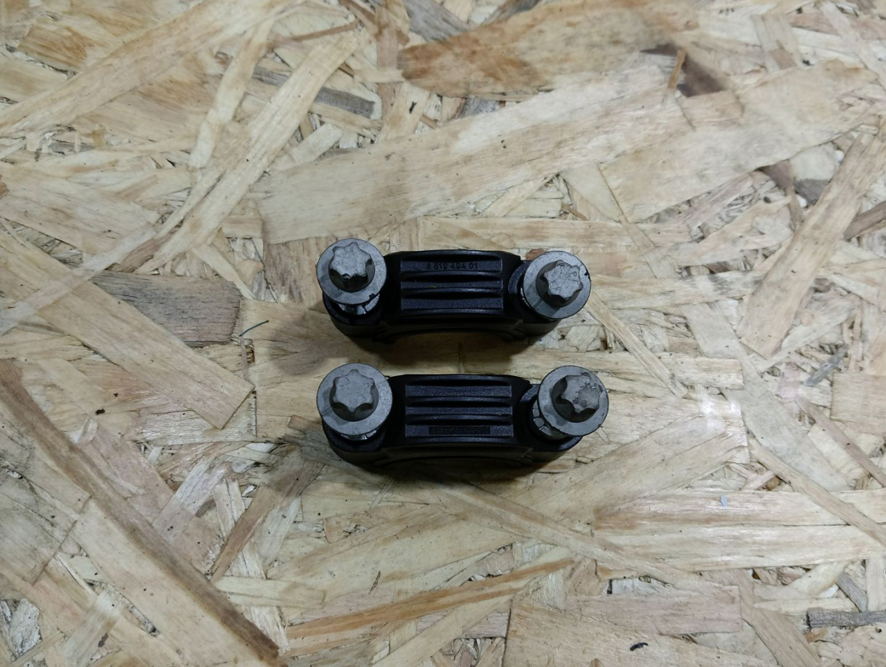 кронштейн (крепление) BMW 5 серия F07/F10/F11 F10 2012, 2.0 л., N47 D20 C, дизель, МКПП, седан, задний привод, правый руль, 8519494, 11128519494, 11127801696, 7801696, 851949401 - фото №1