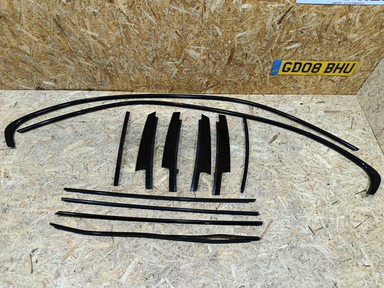 планки shadow line BMW 3 серия F30/F31/F34 F30 2013, 3.0 л., дизель, АКПП, черный, седан, задний привод, правый руль, 7263383, 7263380, 7263384, 7263379 - фото №1