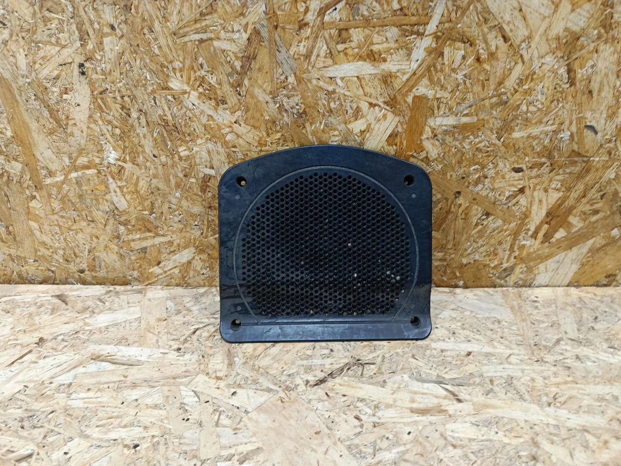 Накладка (сетка) динамика BMW 5 серия F07/F10/F11 F11 2011, 3.0 л., дизель, АКПП, черный, универсал, задний привод, 9187783, 65139187783, 65139300812, 9300812 - фото №1