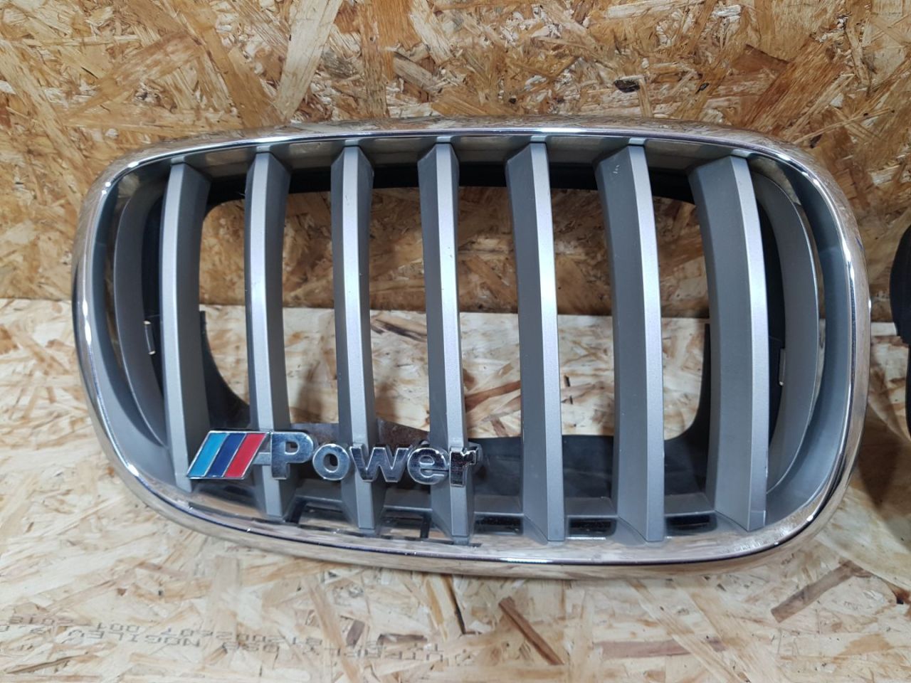 решетка радиатора BMW X5 E70 2007, 4.8 л., бензин, АКПП, серебро, внедорожник 5 дв., полный привод, правый руль, 7171396, 51137171396, 5113O7171396, 51317185224, 7185224 - фото №1