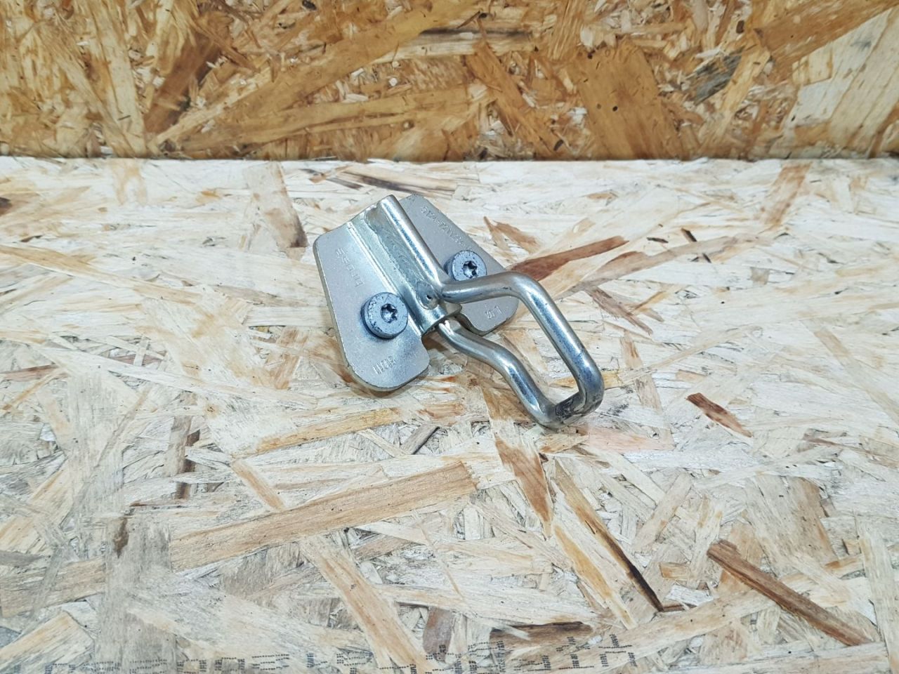 замок багажника BMW 5 серия F07/F10/F11 F11 2011, 3.0 л., дизель, АКПП, черный, универсал, задний привод, 7211294, 51247211294 - фото №1