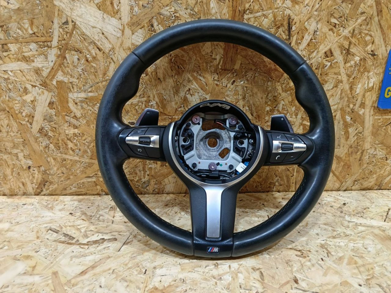 руль BMW 3 серия F30/F31/F34 F30 2013, 3.0 л., дизель, АКПП, черный, седан, задний привод, правый руль - фото №1