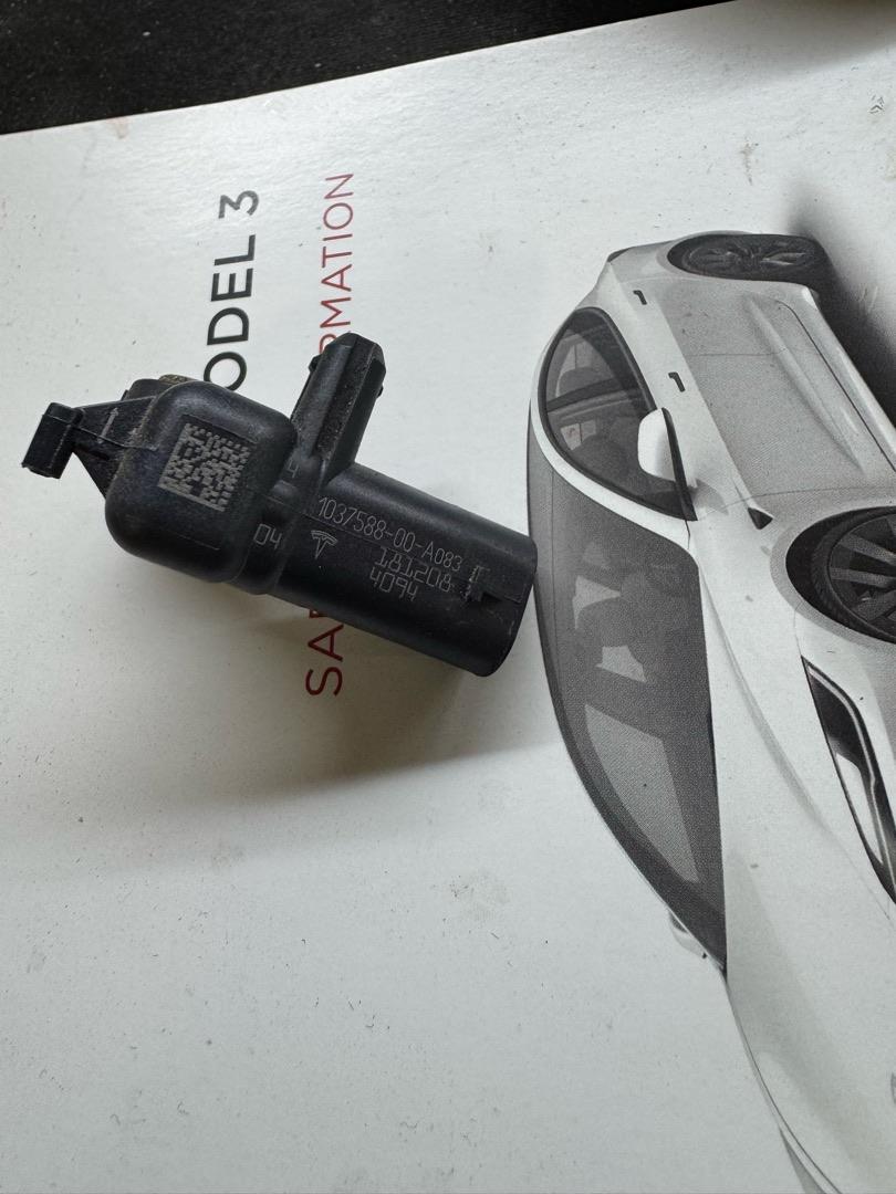 датчик удара Tesla Model X 1 поколение 2019, pmng, 103758800 - фото №1