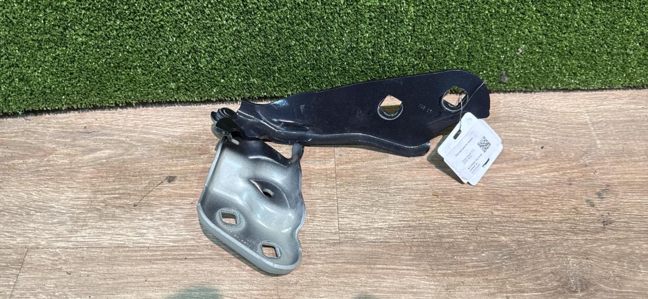 петля капота левая Tesla Model 3 2 поколение 2024, pn01, 109879200 - фото №1