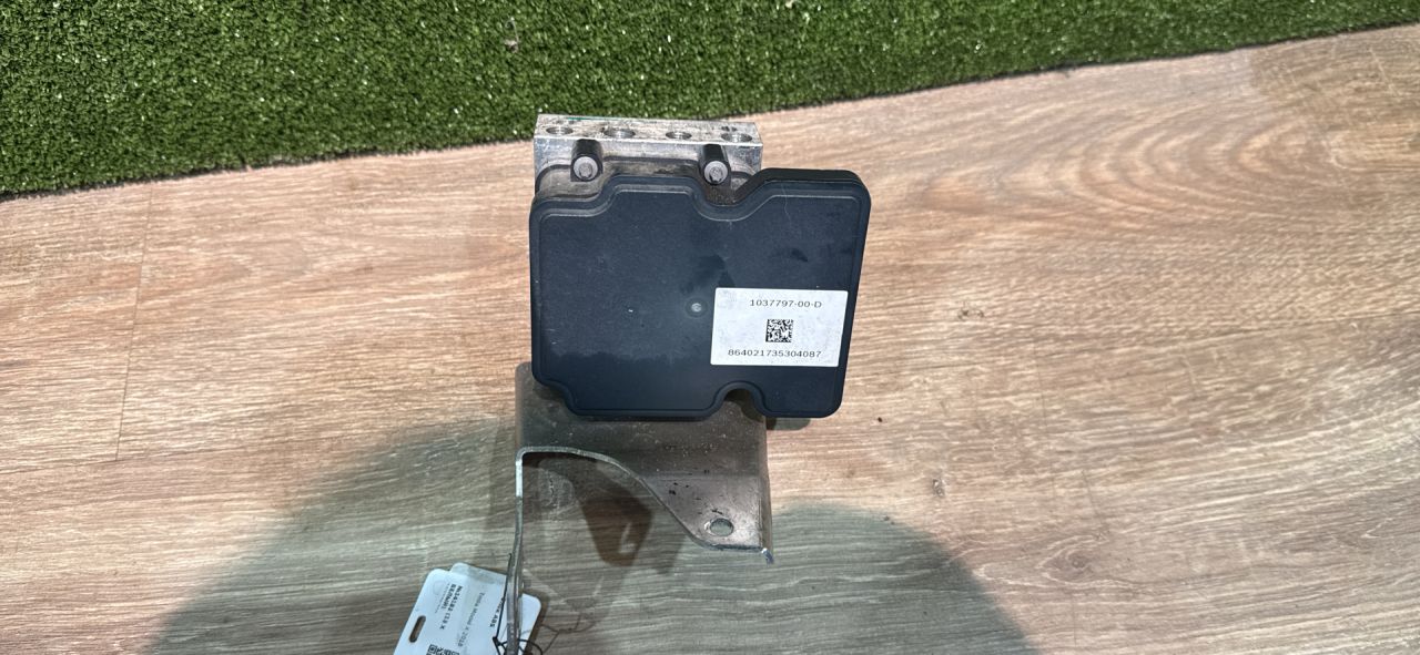 блок ABS Tesla Model X 1 поколение 2018, 103779700, 103779700D - фото №1