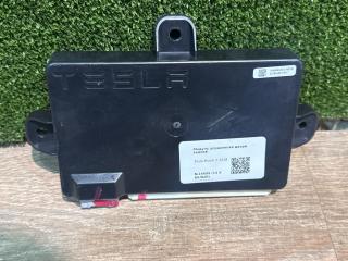модуль управления двери Tesla Model X 1 поколение 2018, 104549000, 104549000G