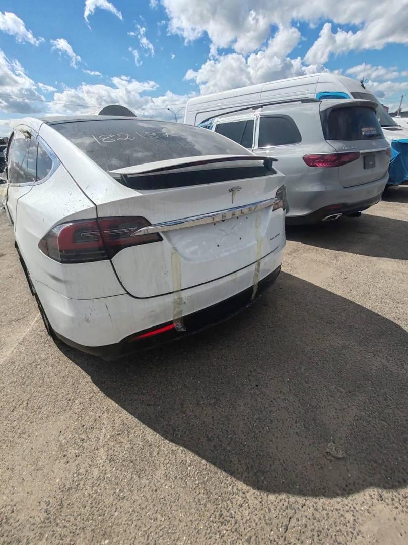 бампер задний Tesla Model X 1 поколение 2019, ppsw - фото №1