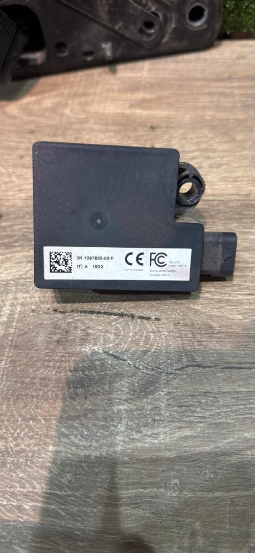 блок Bluetooth Tesla Model 3 1 поколение 2019, ppmr, 109785500, 109785500F - фото №1