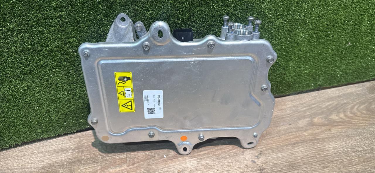 Блок управления BCM (Body Control Module) Tesla Model X 1 поколение 2018, 104967800, 104967800G - фото №1