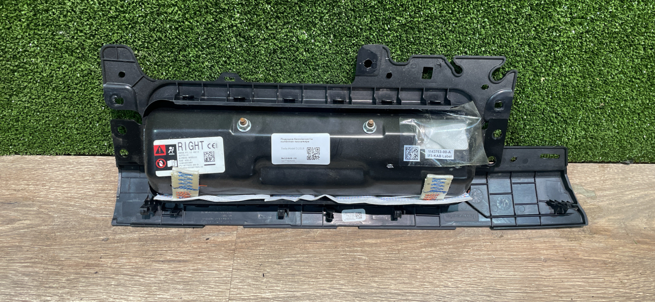 подушка безопасности коленная Tesla Model 3 1 поколение 2019, 107782600, 107782600D - фото №1