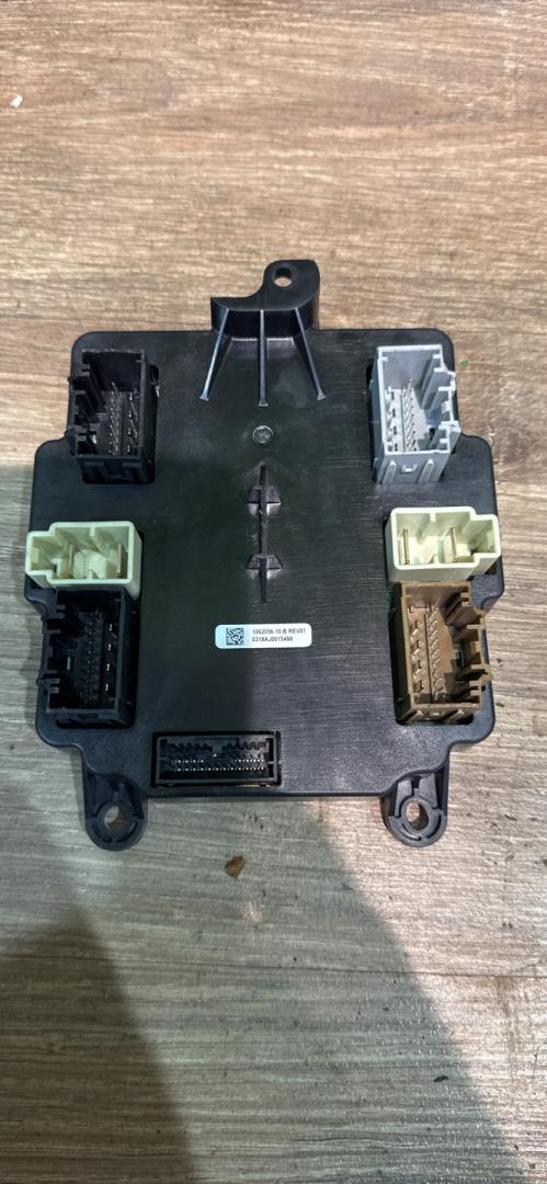 модуль управления двери Tesla Model X 1 поколение 2018, 106205610, 106205610B - фото №1