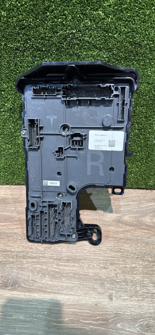 блок комфорта Tesla Model 3 2 поколение 2024, pn01, 183462910D - фото №1