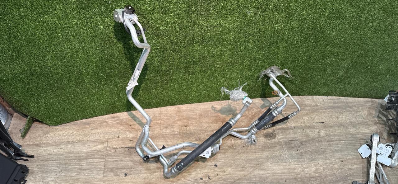 трубка кондиционера Tesla Model X 1 поколение 2019, pmng, 105466400, 105625700 - фото №1