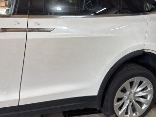 дверь задняя левая Tesla Model X 1 поколение 2018