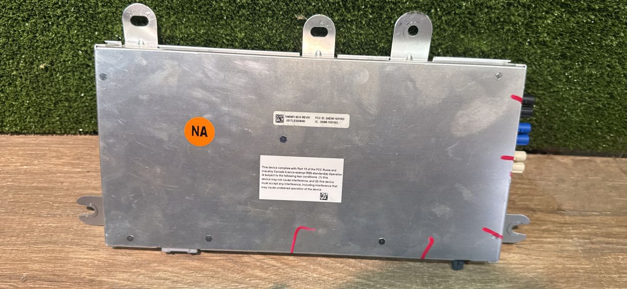 Блок управления BCM (Body Control Module) Tesla Model X 1 поколение 2018, 104545100 - фото №1
