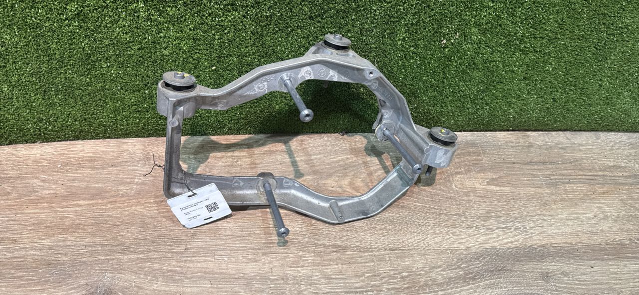 кронштейн компрессора кондиционера Tesla Model S 1 поколение 2015, ppmr, 1037854 - фото №1