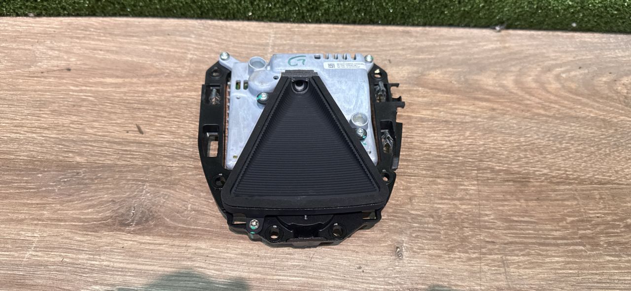 камера переднего обзора Tesla Model S 1 поколение 2015, ppmr, 103848299 - фото №1