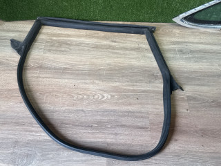 уплотнитель двери Tesla Model 3 1 поколение 2019