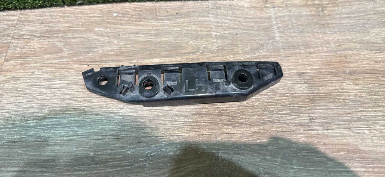 крепление бампера Tesla Model 3 1 поколение 2019, 108418200, 108418100 - фото №1