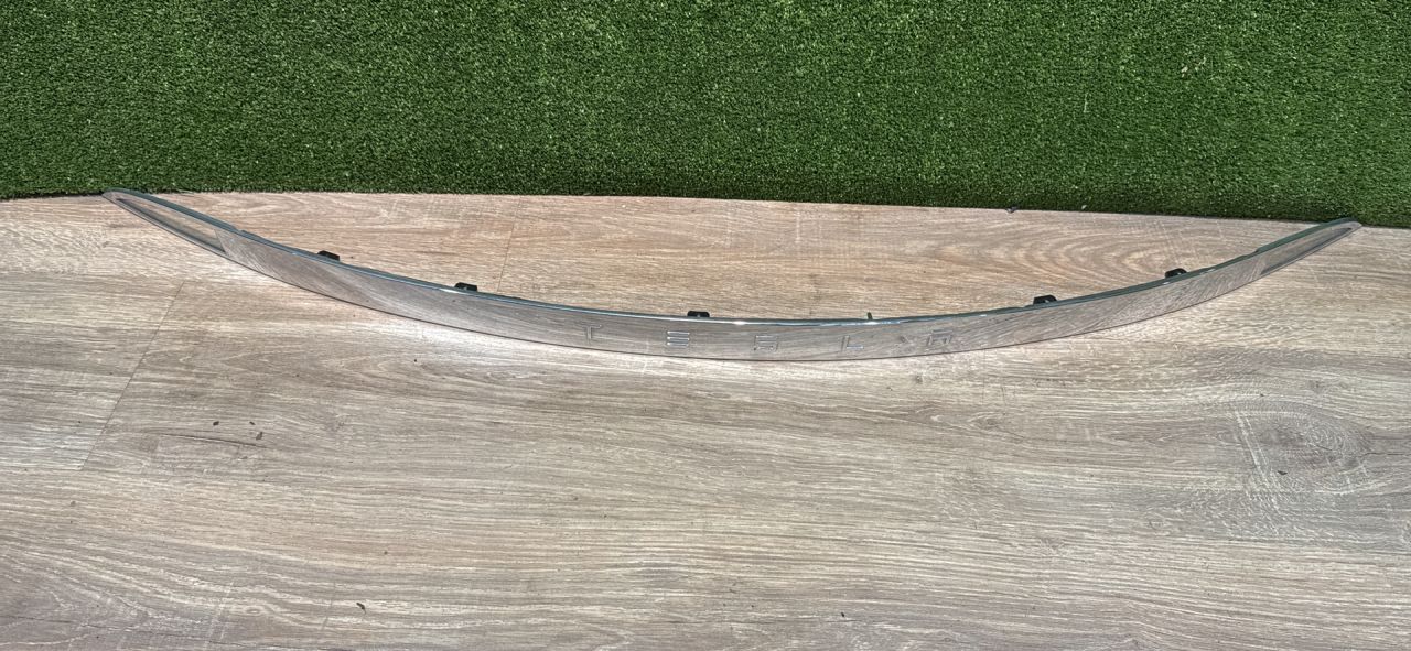 накладка двери (крышки) багажника Tesla Model S 1 поколение 2015, ppmr, 100885600 - фото №1