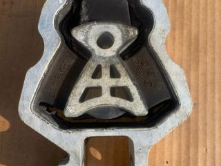 подушка крепления КПП Ford Fusion (USA) 2 поколение [рестайлинг] 2020, 2.0 л., бензин, АКПП, серебристый, седан, полный привод, GD93-6P082-GB