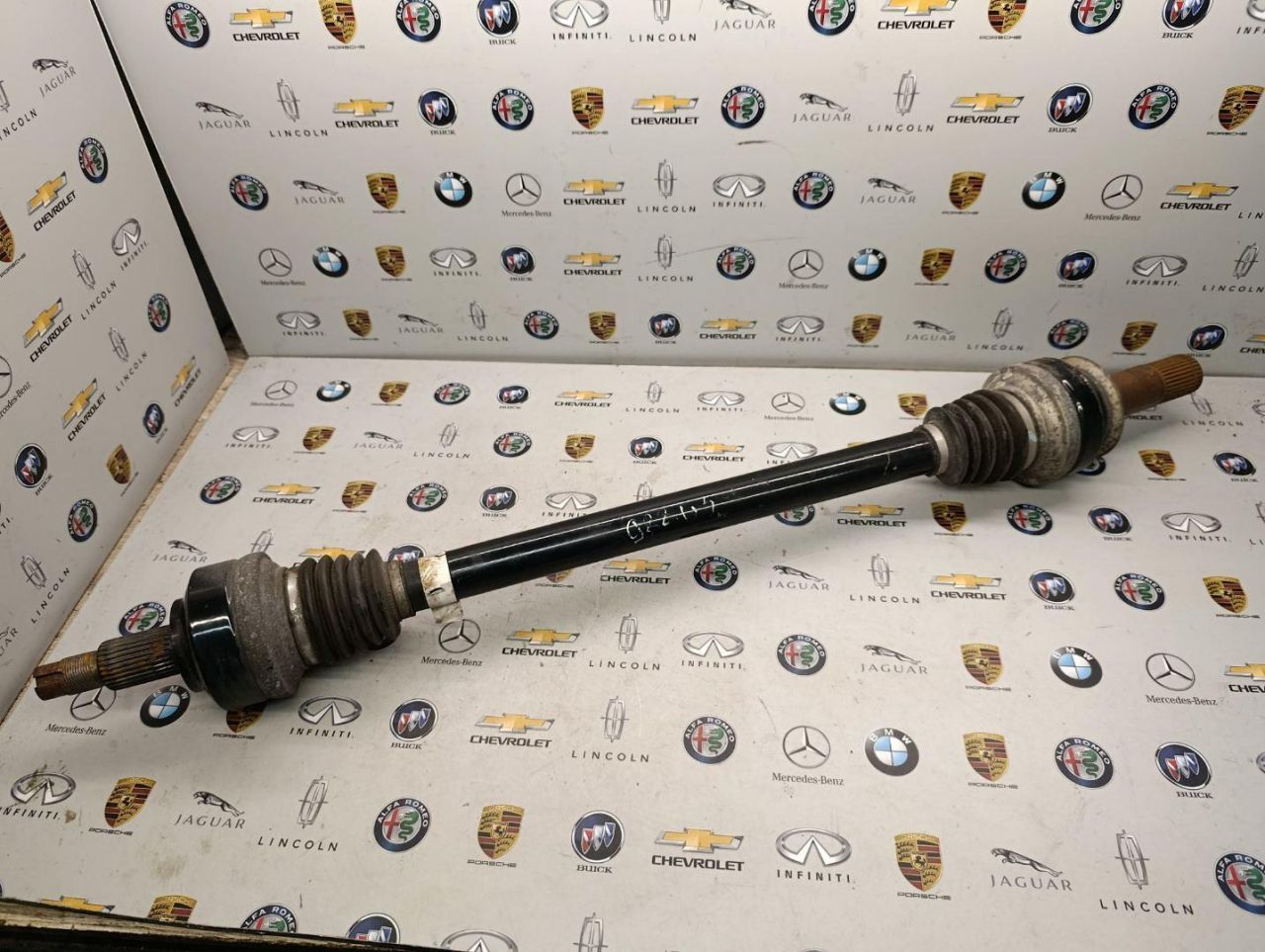 полуось задняя (приводной вал, ШРУС) Alfa Romeo Stelvio 1 поколение 2018, 2.2 л., дизель, АКПП, правый руль - фото №1