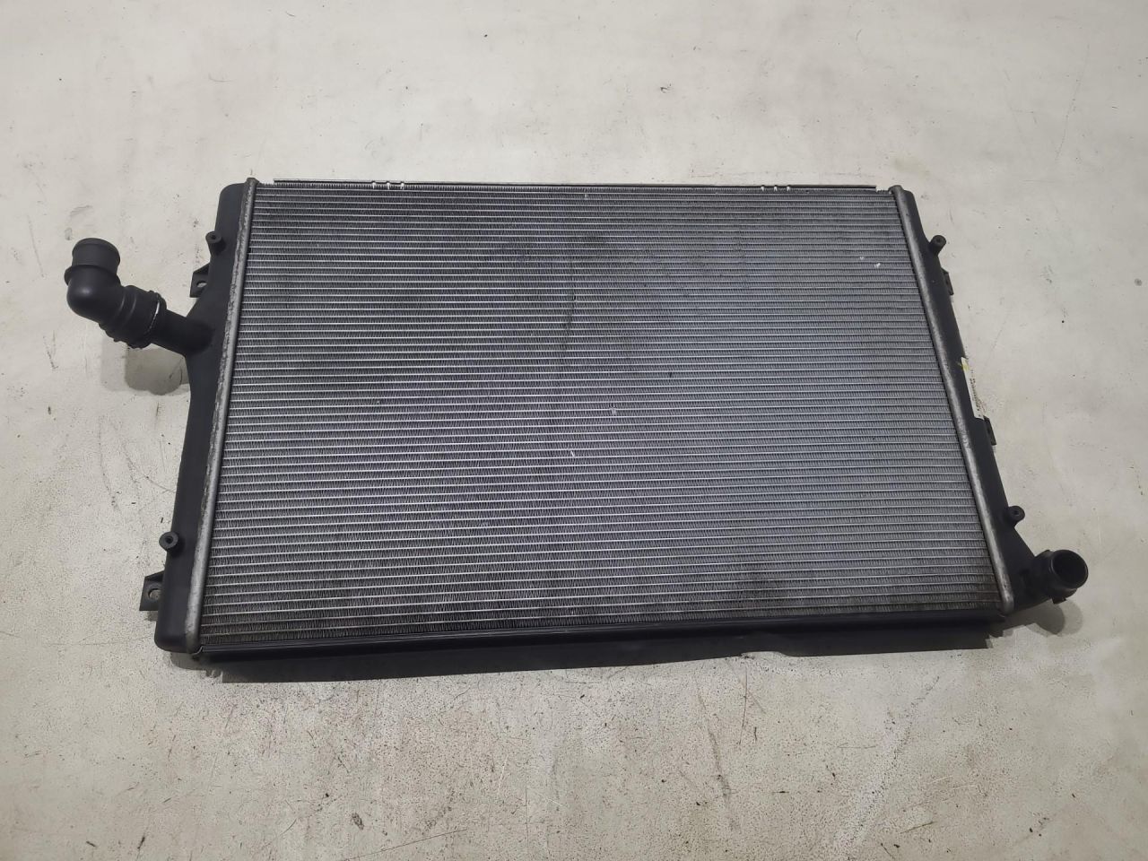 радиатор (основной) Skoda Yeti 1 поколение 2009, 2.0 л., CFHA, дизель, 5МКПП, коричневый, 1K0121251DM - фото №1