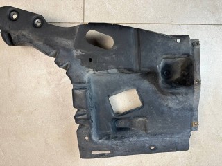 защита днища Maserati Levante 1 поколение 2017, 3.0 л., бензин, АКПП, белый, внедорожник 5 дв., полный привод, 670032420