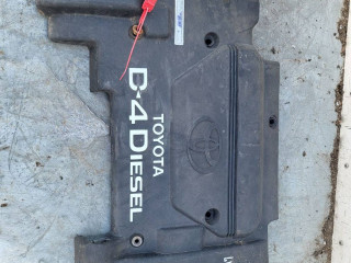 декоративная крышка двигателя Toyota 2001, 2.0 л., дизель, универсал