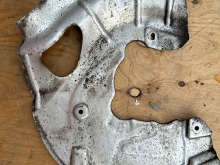 защитный кожух тормозного механизма Alfa Romeo Stelvio 1 поколение 2018, 2.0 л., АКПП, серый, внедорожник 5 дв., полный привод