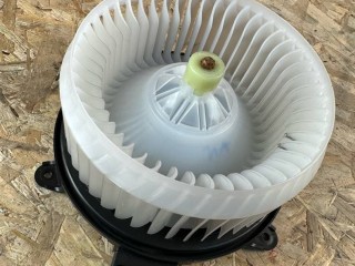 моторчик печки Land Rover Range Rover Sport 2 поколение [рестайлинг] 2020, 3.0 л., 306DT, дизель, АКПП, rhodium silver (1ac), внедорожник 5 дв., полный привод, правый руль, LR046947A