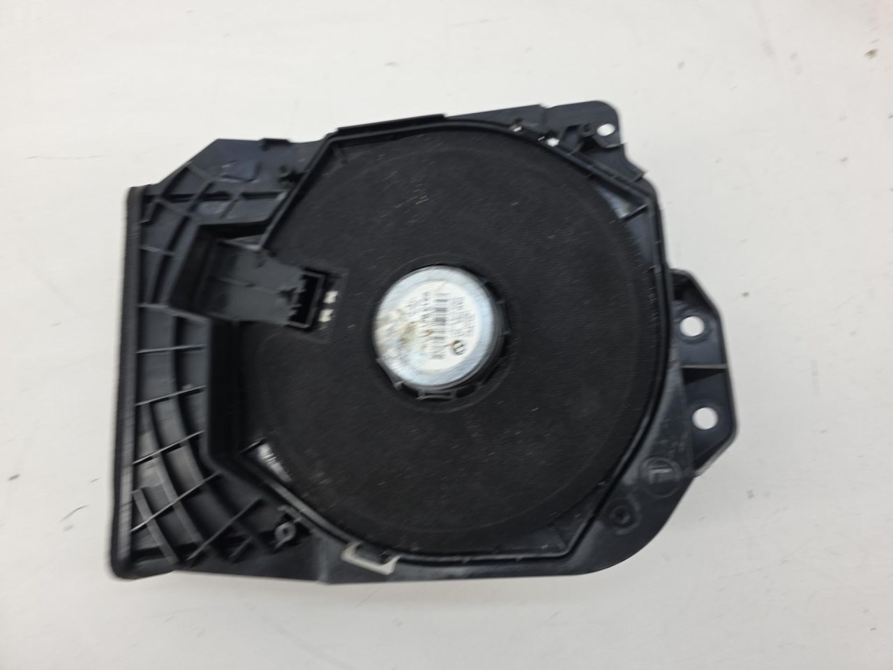 динамик высокочастотный (пищалка) BMW 3 серия F30/F31/F34 2013, 1.6 л., N13 B16 A, бензин, АКПП, седан, задний привод, правый руль, 65139210147 - фото №1