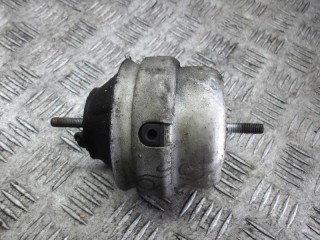 подушка крепления двигателя Volkswagen Passat B5 1998