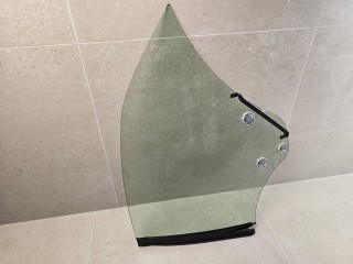 форточка в крыло левая Infiniti G 4 поколение [рестайлинг] 2013, 3.7 л., VQ37VHR, бензин, АКПП, черный, кабриолет, задний привод, 83301-JJ50A