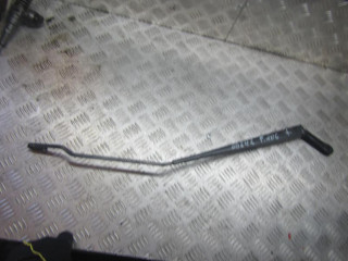 щеткодержатель (поводок стеклоочистителя, дворник) Peugeot 206 1 поколение 2000, 1.1 л., бензин, МКПП, хетчбэк 5 дв.