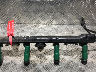 форсунка Toyota Yaris P1 [рестайлинг] 2003, 1.3 л., бензин, 5МКПП, хетчбэк 5 дв., 2325021020