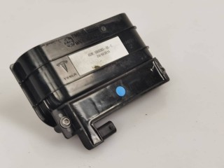 Крышка вентиляционного клапана Tesla Model X 1 поколение 2018, L1S, АКПП, хетчбэк 5 дв., полный привод, 1069383-00-C