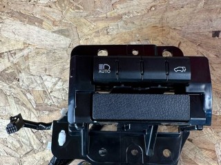 кнопка (выключатель) Lexus NX 1 поколение [рестайлинг] 2020, 2.5 л., гибрид, красный, полный привод, правый руль, 55618-78020