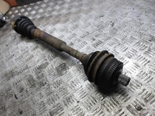 полуось передняя правая (приводной вал, ШРУС) Volkswagen Passat B5 [рестайлинг] 2004, 1.6 л., бензин, МКПП, седан