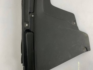 планка под капот Maserati Levante 1 поколение 2017, 3.0 л., A630HP, дизель, АКПП, blue, внедорожник 5 дв., полный привод, правый руль, 670065822