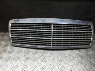 решетка радиатора Mercedes-Benz E-Класс W210/S210 1997, 2.3 л., бензин, МКПП, седан, 2108880023